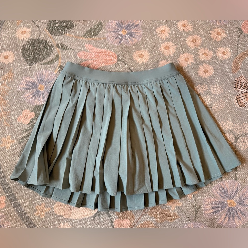 Lululemon High-Rise Pleated Tennis Skirt, Size 6 in Crater Blue